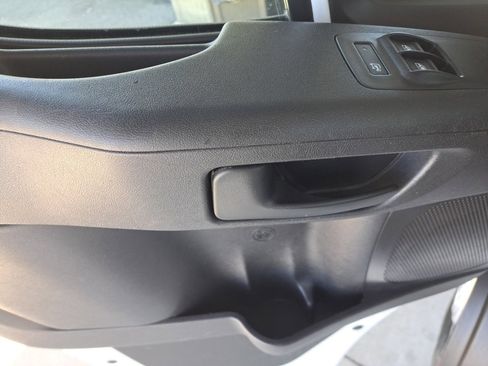 Used 2025 RAM ProMaster 2500 w/ U-Haul Equipment Group FWD image 36