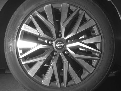 Used 2025 Nissan Altima 2.5 SV image 13