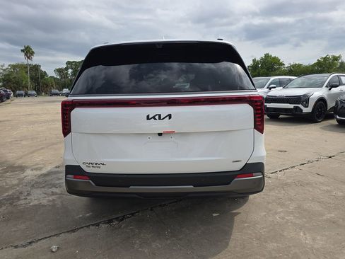 New 2026 Kia Carnival SX Prestige FWD image 6