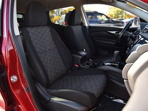 Used 2022 Nissan Rogue Sport SV image 21