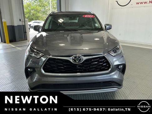 Used 2021 Toyota Highlander Platinum AWD/4WD image 31