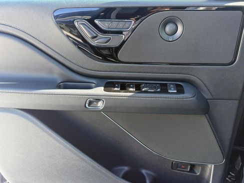New 2026 Lincoln Aviator Premiere AWD image 19