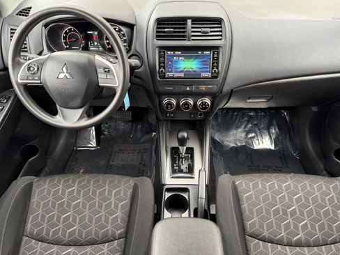 Used 2024 Mitsubishi Outlander Sport ES image 3