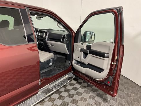 Used 2016 Ford F150 XLT AWD/4WD image 31