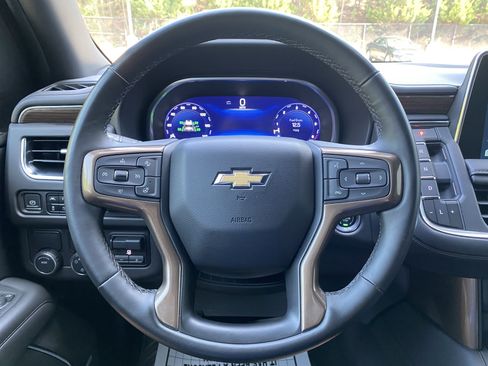 Used 2023 Chevrolet Suburban High Country w/ Premium Package RWD image 19