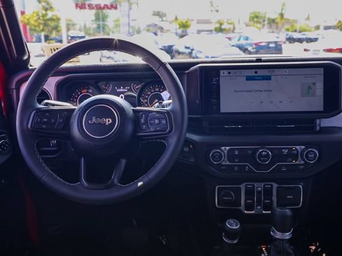 Used 2025 Jeep Wrangler Unlimited Sport AWD/4WD image 22