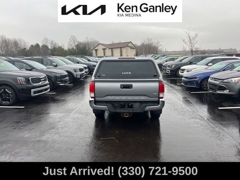 Used 2016 Toyota Tacoma SR5 image 6