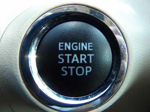 Used 2020 Toyota Avalon Limited FWD image 20