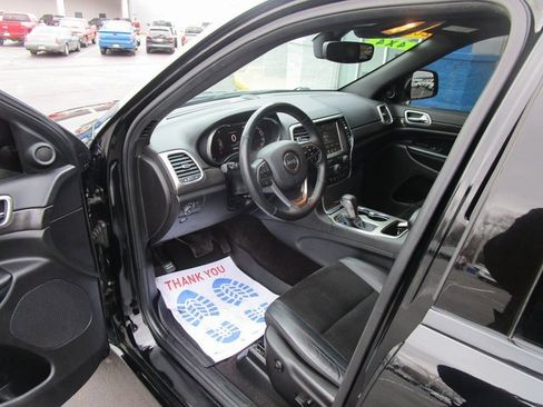 Used 2017 Jeep Grand Cherokee Altitude image 17