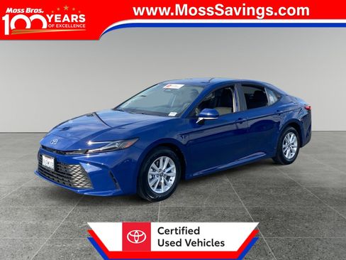 Certified 2025 Toyota Camry LE image 1