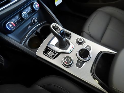 New 2025 Alfa Romeo Stelvio Sprint AWD/4WD image 26