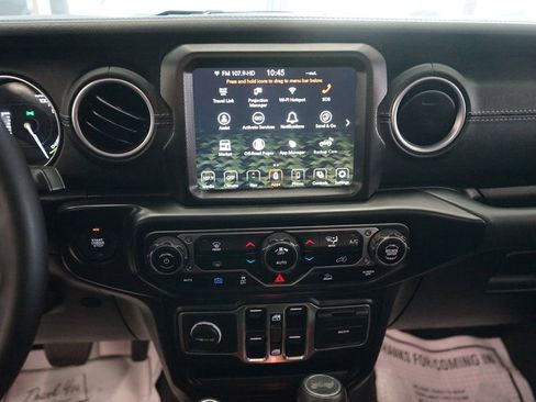 Used 2023 Jeep Wrangler Unlimited Sahara w/ Dual Top Group AWD/4WD image 8