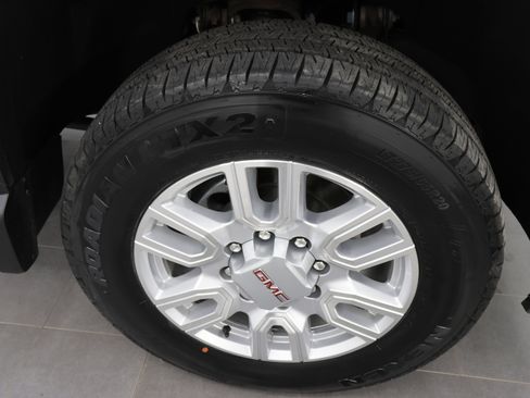 Used 2023 GMC Sierra 2500 SLE w/ SLE Convenience Package AWD/4WD image 3