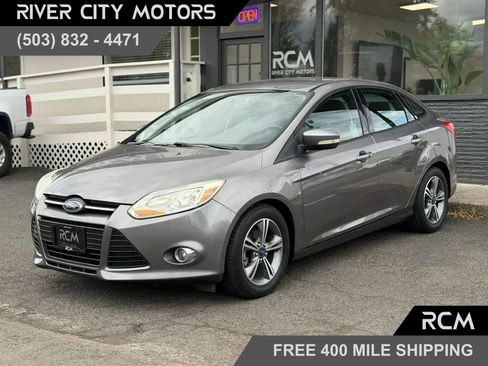 Used 2014 Ford Focus SE w/ SE Sport Package FWD image 1