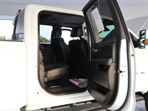 Used 2017 GMC Sierra 3500 Denali w/ Duramax Plus Package image 34