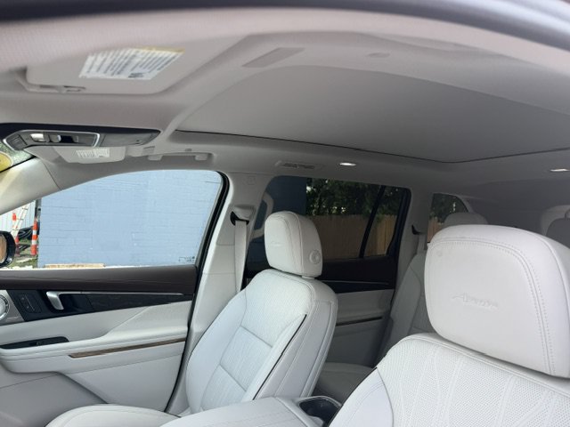 Used 2025 Buick Enclave Avenir w/ Super Cruise Package FWD image 13