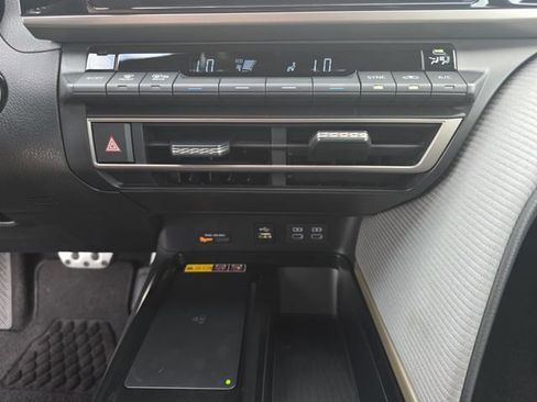 Used 2026 Toyota Camry SE w/ Convenience Package image 23