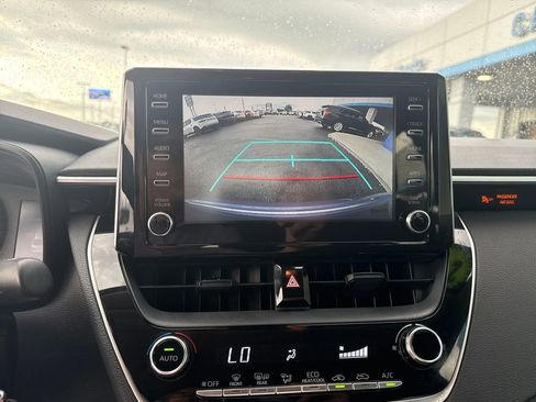 Used 2020 Toyota Corolla LE FWD image 30