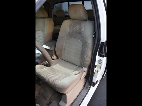 Used 2016 Nissan Frontier SV RWD image 14