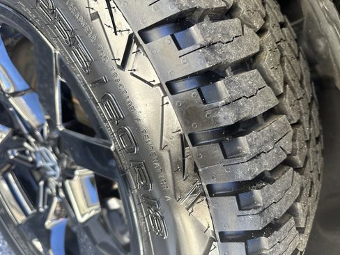 Used 2024 Volkswagen Atlas Peak Edition SEL image 7