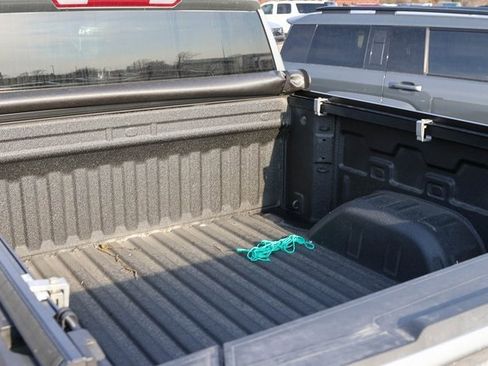 Used 2024 GMC Sierra 1500 SLT image 8