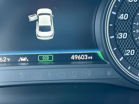 Used 2020 Genesis G70 2.0T image 24