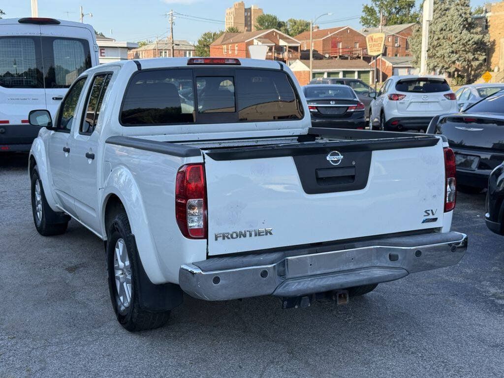 Used 2017 Nissan Frontier SV w/ SV Value Truck Package RWD image 5