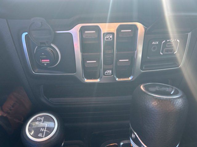 Used 2020 Jeep Wrangler Unlimited Sahara w/ Cold Weather Group AWD/4WD image 22
