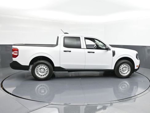 Used 2025 Ford Maverick XL w/ Equipment Group 102A image 9