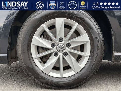 Used 2018 Volkswagen Golf S image 7
