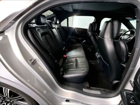 Used 2018 Lincoln Continental Reserve w/ Continental Climate Package image 19