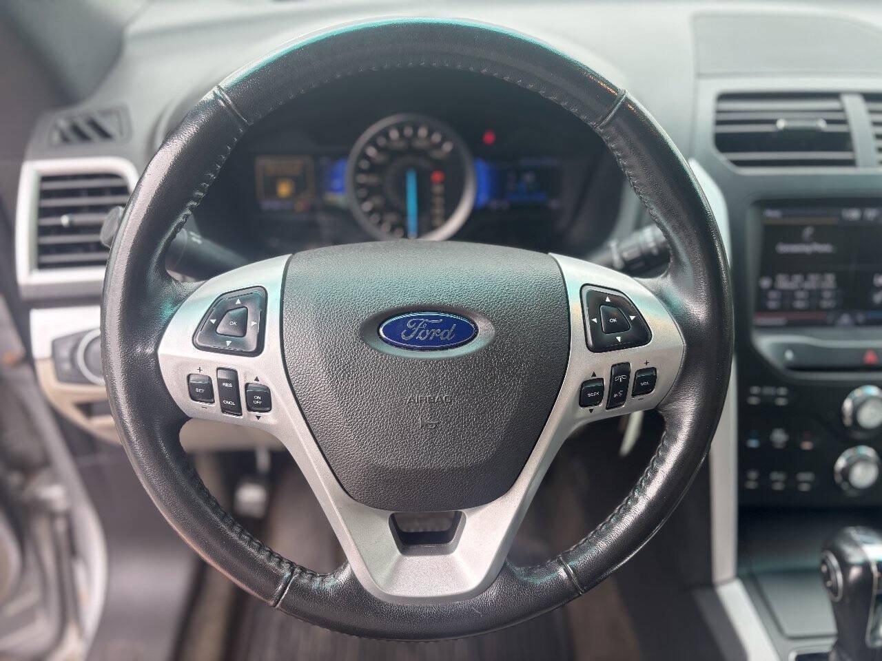 Used 2013 Ford Explorer XLT AWD/4WD image 15