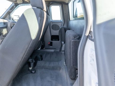 Used 2011 Ford Ranger XLT image 12