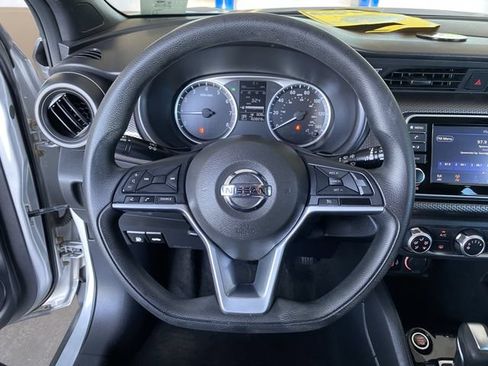 Used 2020 Nissan Kicks S FWD image 28