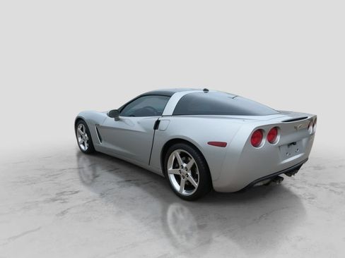 Used 2005 Chevrolet Corvette Coupe w/ Preferred Equipment Group RWD image 6