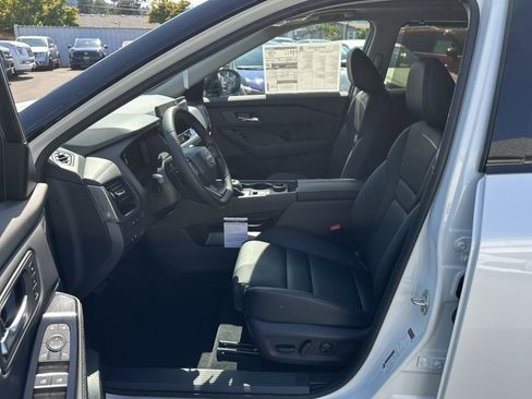 New 2025 Nissan Rogue SL w/ Tech Package image 14