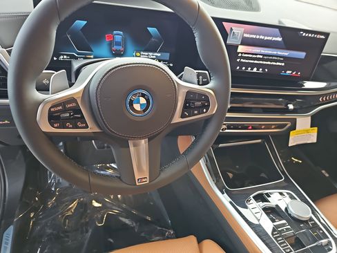 New 2026 BMW X5 xDrive50e w/ M Sport Package image 18