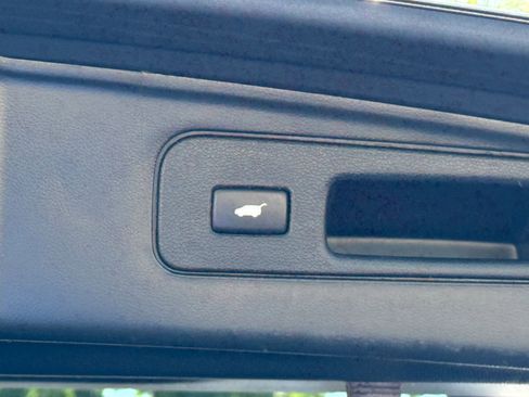 Used 2012 Honda Pilot Touring image 29