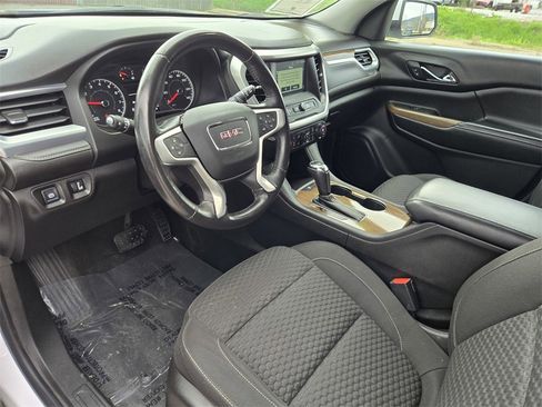 Used 2018 GMC Acadia SLE image 10