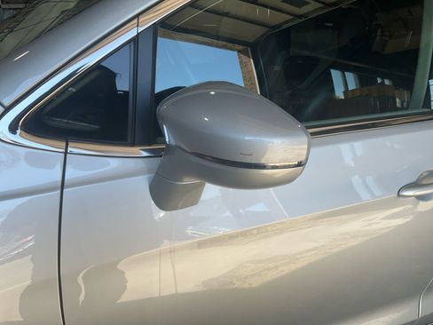 Used 2022 Chrysler Pacifica Touring-L AWD/4WD image 24