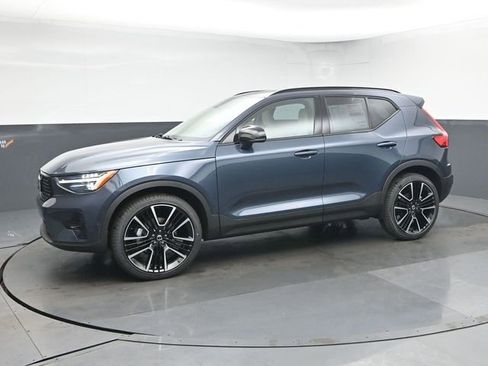 New 2026 Volvo XC40 B5 Ultra w/ Protection Package Premier image 4