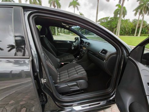 Used 2014 Volkswagen GTI Wolfsburg Edition FWD image 34