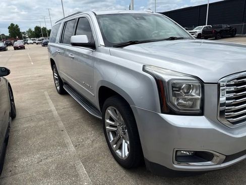 Used 2018 GMC Yukon XL SLT w/ Premium Edition AWD/4WD image 2