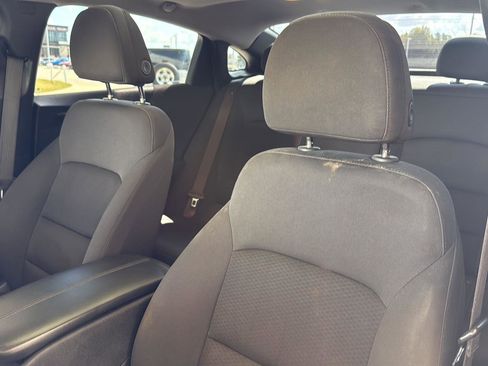 Used 2022 Chevrolet Malibu LT FWD image 18