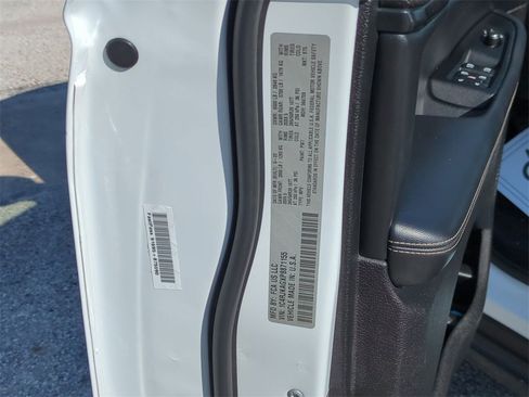 Used 2023 Jeep Grand Cherokee L Altitude image 32