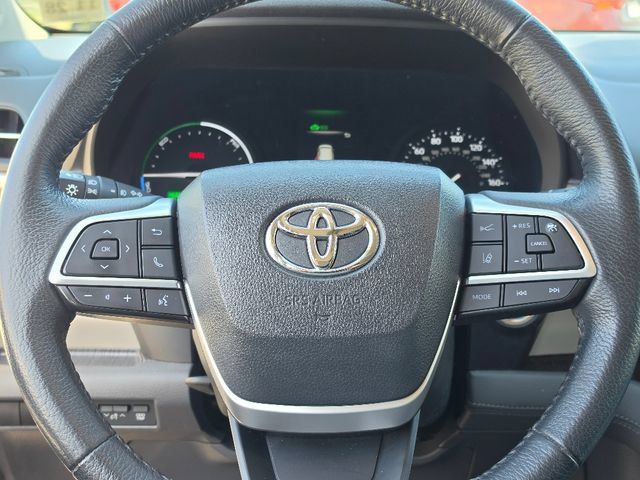 Used 2024 Toyota Sienna XLE w/ XLE Plus Package AWD/4WD image 28