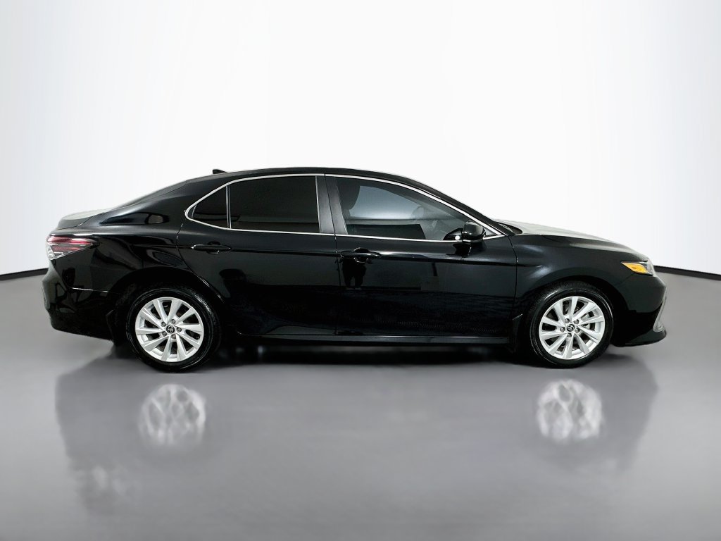 Used 2024 Toyota Camry LE FWD image 4