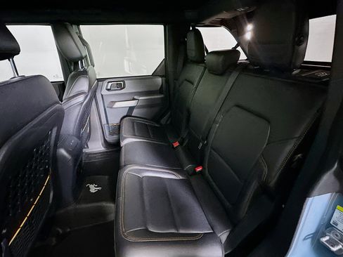 Used 2023 Ford Bronco Badlands image 28