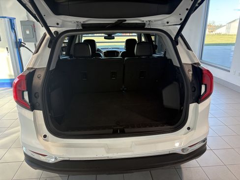 Used 2023 GMC Terrain SLT image 5