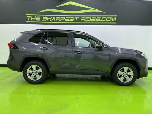Used 2021 Toyota RAV4 XLE AWD/4WD image 11